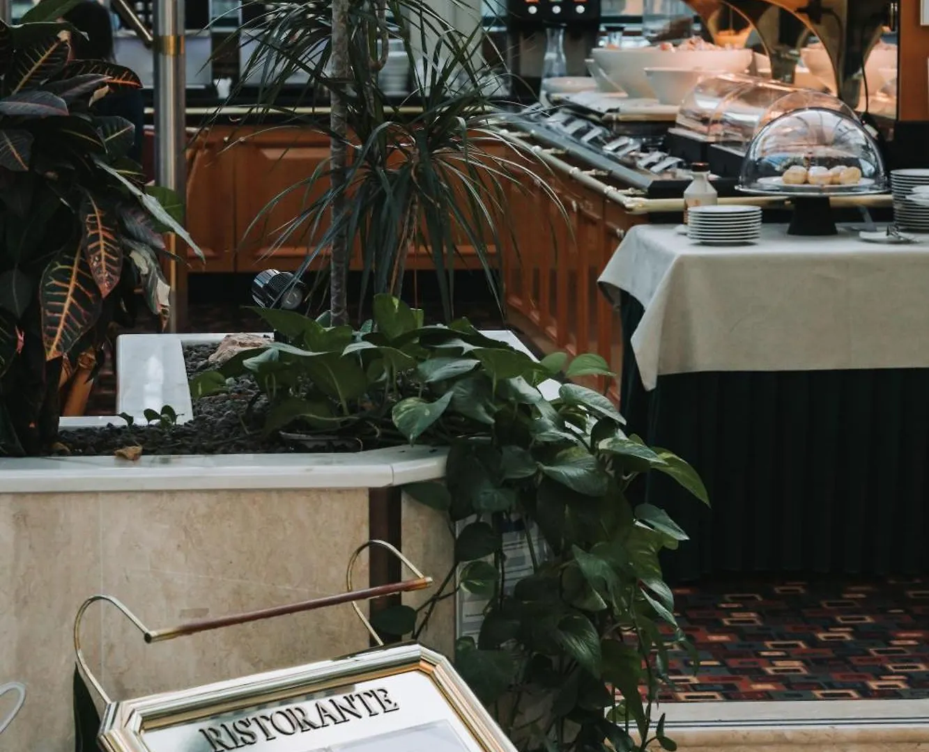 Hotel Royal Garden Assago Milano 4*,  Italia